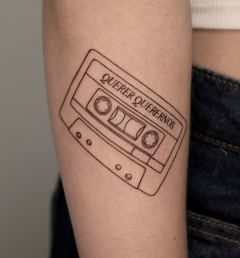 clio-gadea-lost-innocence-tattoo-linea-fina-cinta-querernos lost-innocence-tattoo-diseños-personalizados-clio-gadea